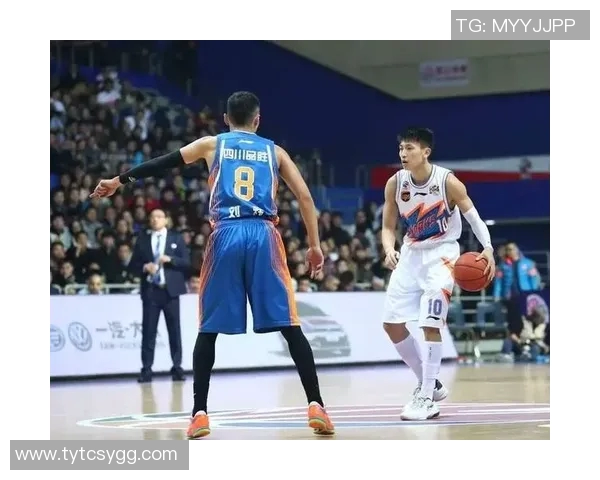 上海篮球队强势领跑世锦赛积分榜总分达到100分展现冠军实力 上海篮球队强势领跑世锦赛积分榜总分达到100分展现冠军实力