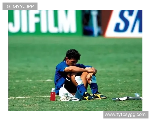 在繁华大街上我化身足球明星尽情展现梦想与激情