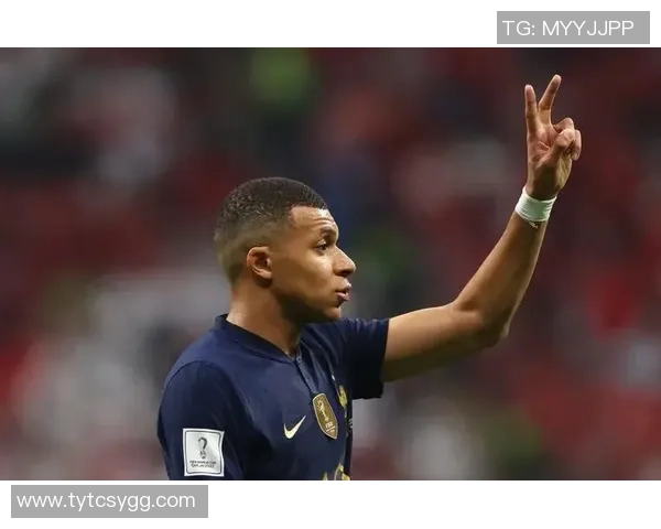 黑人足球明星的帅气发型展现独特魅力与风格的完美结合