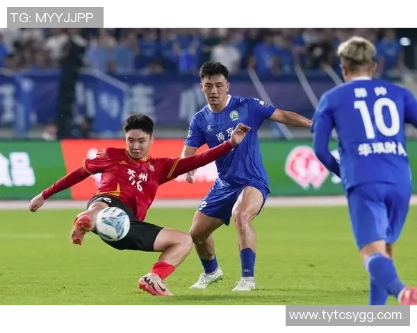 足球巨献：探秘南京足球队的比赛经验